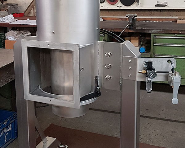 fritz_maschinen_referenzprojekte_lohnstrahlen_entleerstation