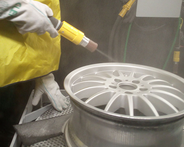 fritz_maschinen_referenzprojekte_lohnstrahlen_mitarbeiter